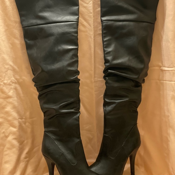Forever thigh high boots - Picture 2 of 4